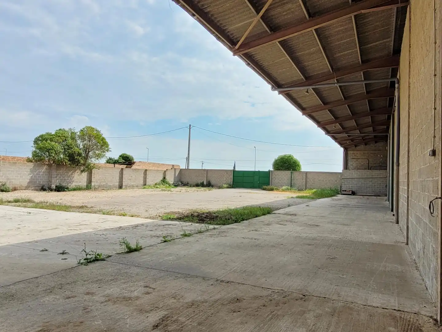 Parking de Nave industrial de alquiler en Bell-lloc d'Urgell