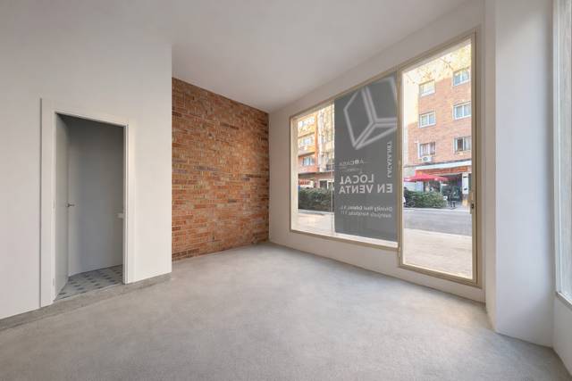 Local comercial en Venta en El Camp de l'Arpa del Clot