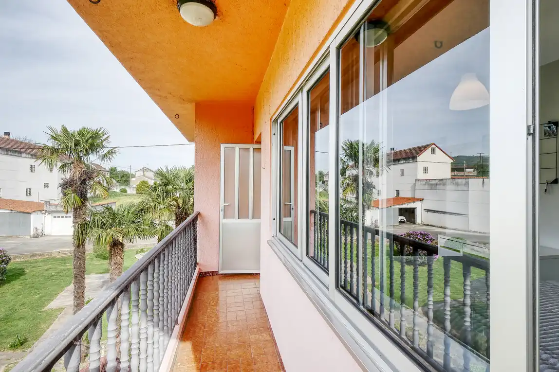 Terraza de Casa o chalet en venta en A Laracha   con Calefacción, Jardín privado y Trastero