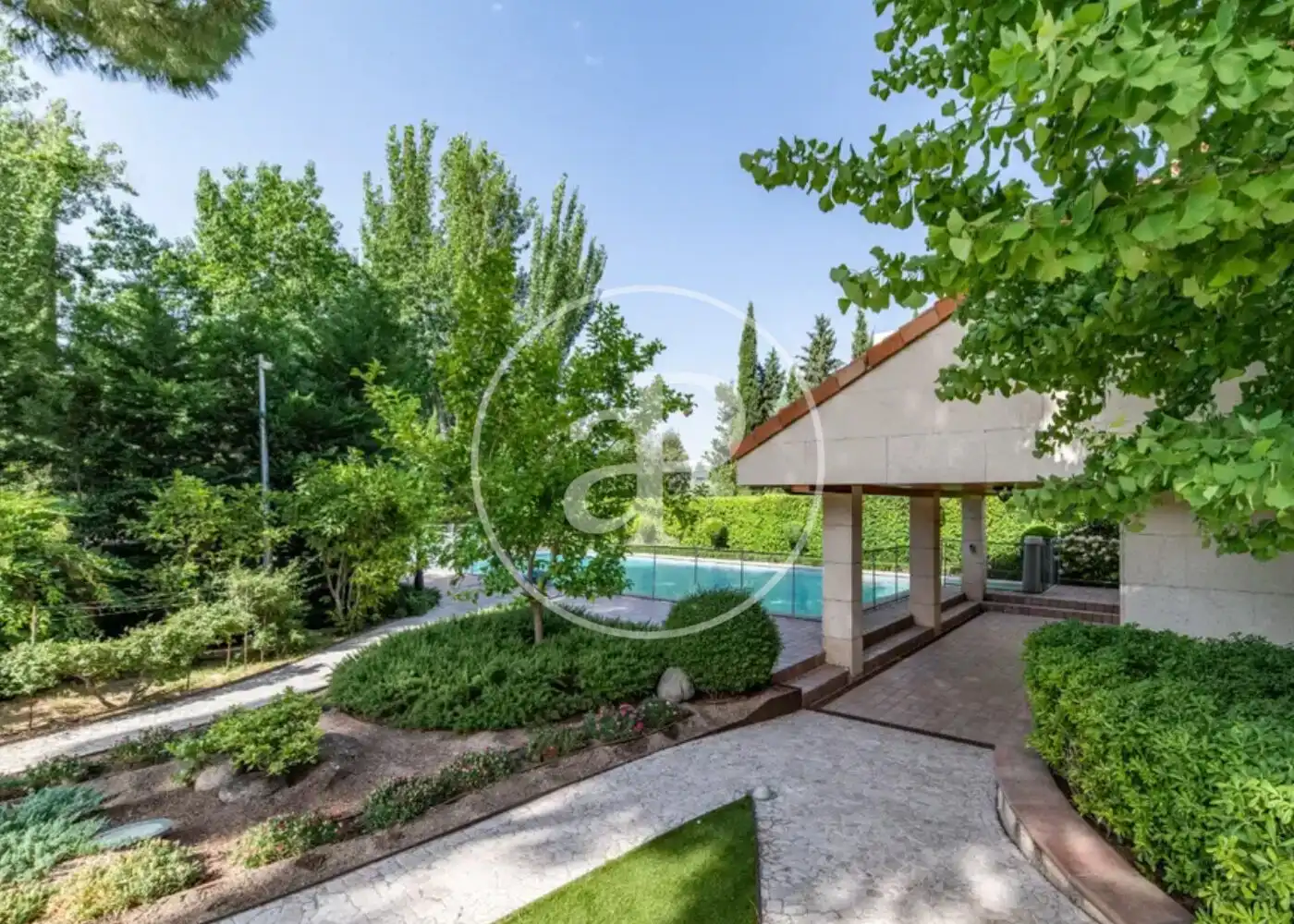 Jardí de Casa o xalet en venda en Madrid amb Aire condicionat, Calefacció i Jardí privat