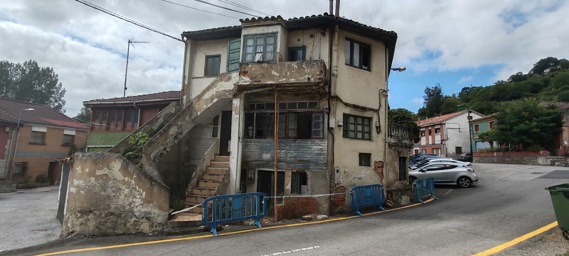 Single-family semi-detached for sale in  FUENTE ABAJO, 27, Parroquias Sur - La Manjoya