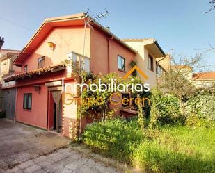 Vista exterior de Casa o xalet en venda en Canillas de Río Tuerto amb Terrassa