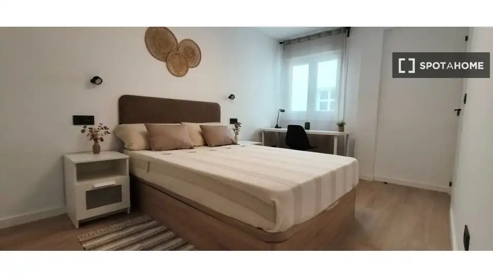 Habitación de Apartamento para compartir en Zaragoza con Aire acondicionado, Terraza y Amueblado