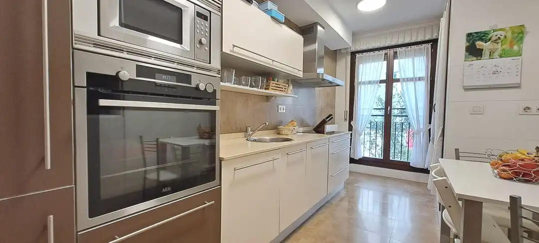 Cocina de Piso en venta en Vitoria - Gasteiz con Calefacción, Trastero y Amueblado