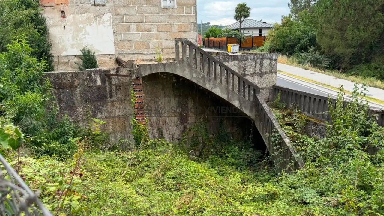 Vista exterior de Casa o xalet en venda en Ourense Capital  amb Jardí privat
