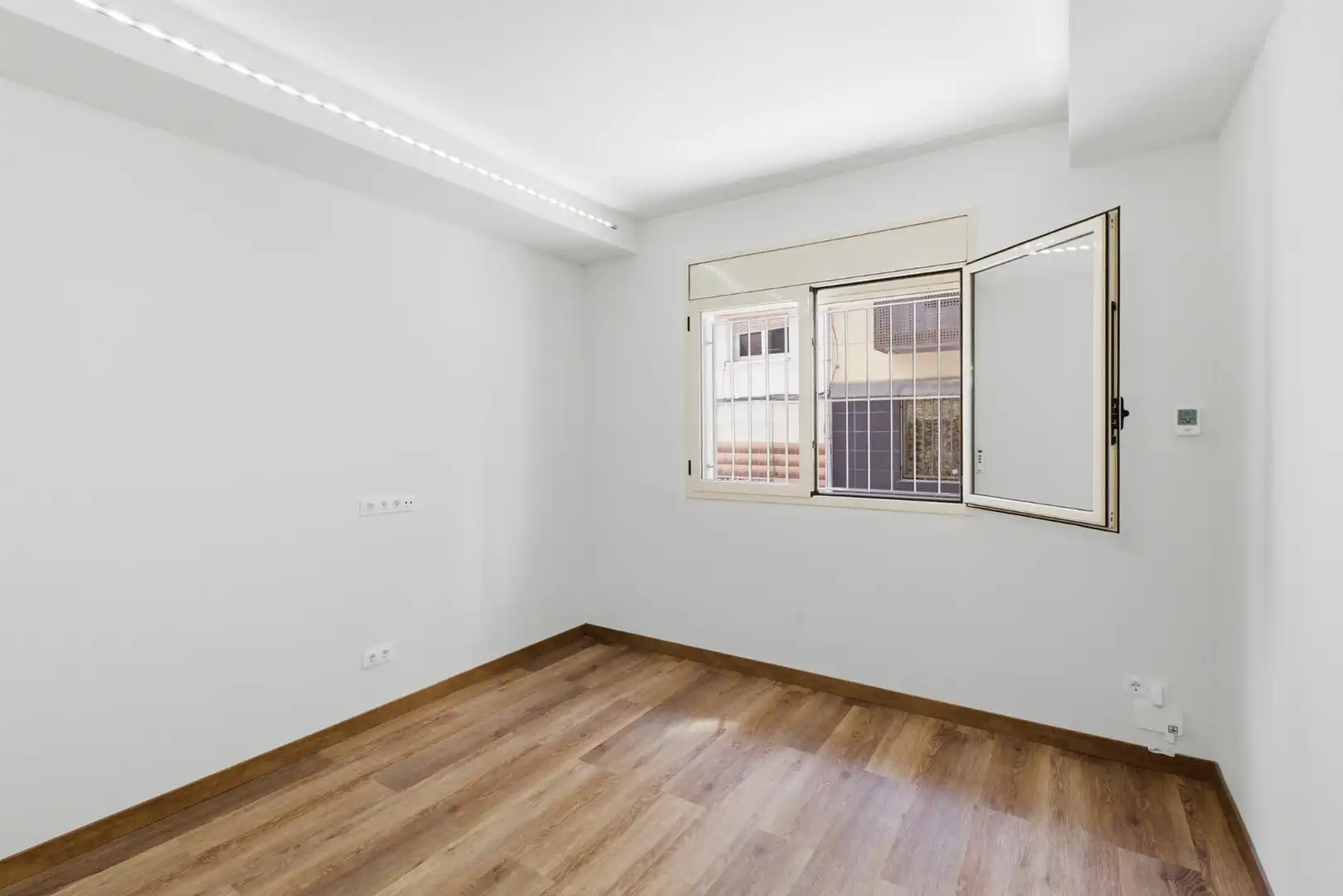 Bedroom of Ground floor for sale in Blanes  with Air Conditioner, Heating and Parquet flooring
