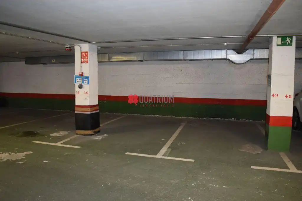 Parking de Local en venta en Santiago de Compostela 