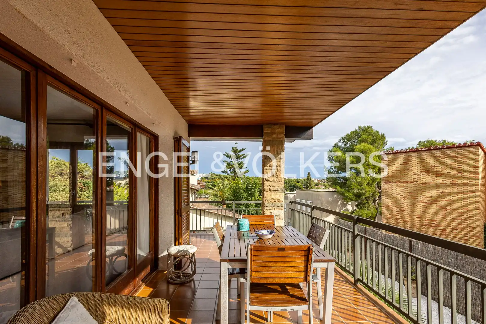 Terraza de Casa o chalet en venta en Vilanova i la Geltrú con Aire acondicionado, Calefacción y Jardín privado