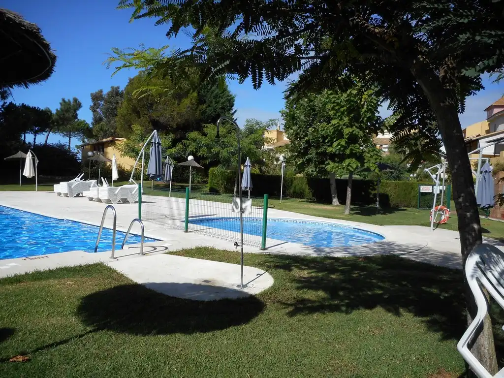 Piscina de Apartamento en venta en Islantilla con Jardín privado, Trastero y Amueblado
