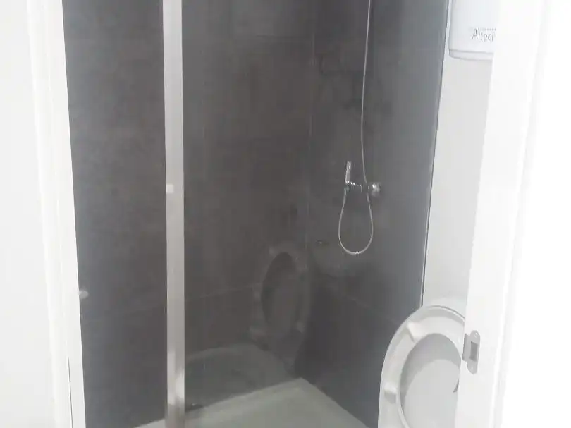 Bany de Pis per a compartir en Fuente El Saz de Jarama amb Aire condicionat, Calefacció i Moblat