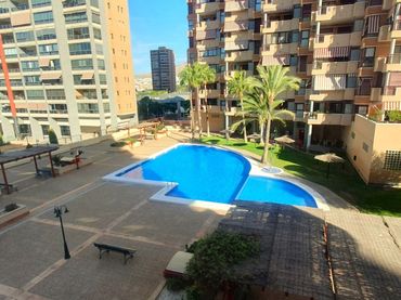 Appartement compact avec piscine à vendre à Playa de Poniente