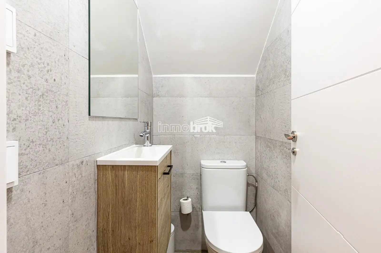 Baño de Dúplex de alquiler en Madrid con Aire acondicionado, Calefacción y Terraza