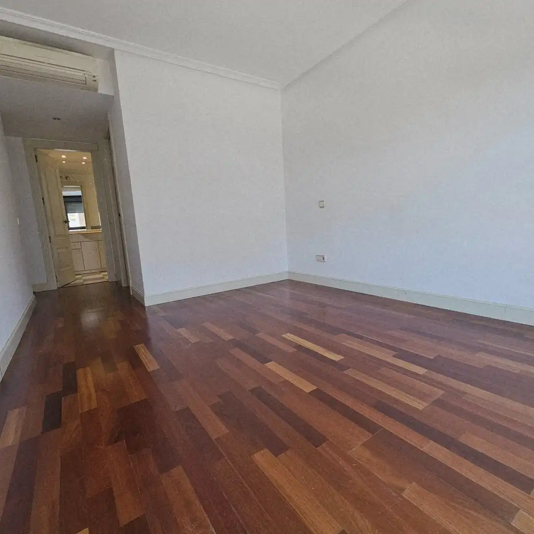 Bedroom of Flat for rent in Madrid  with Air Conditioner, Heating and Terrace
