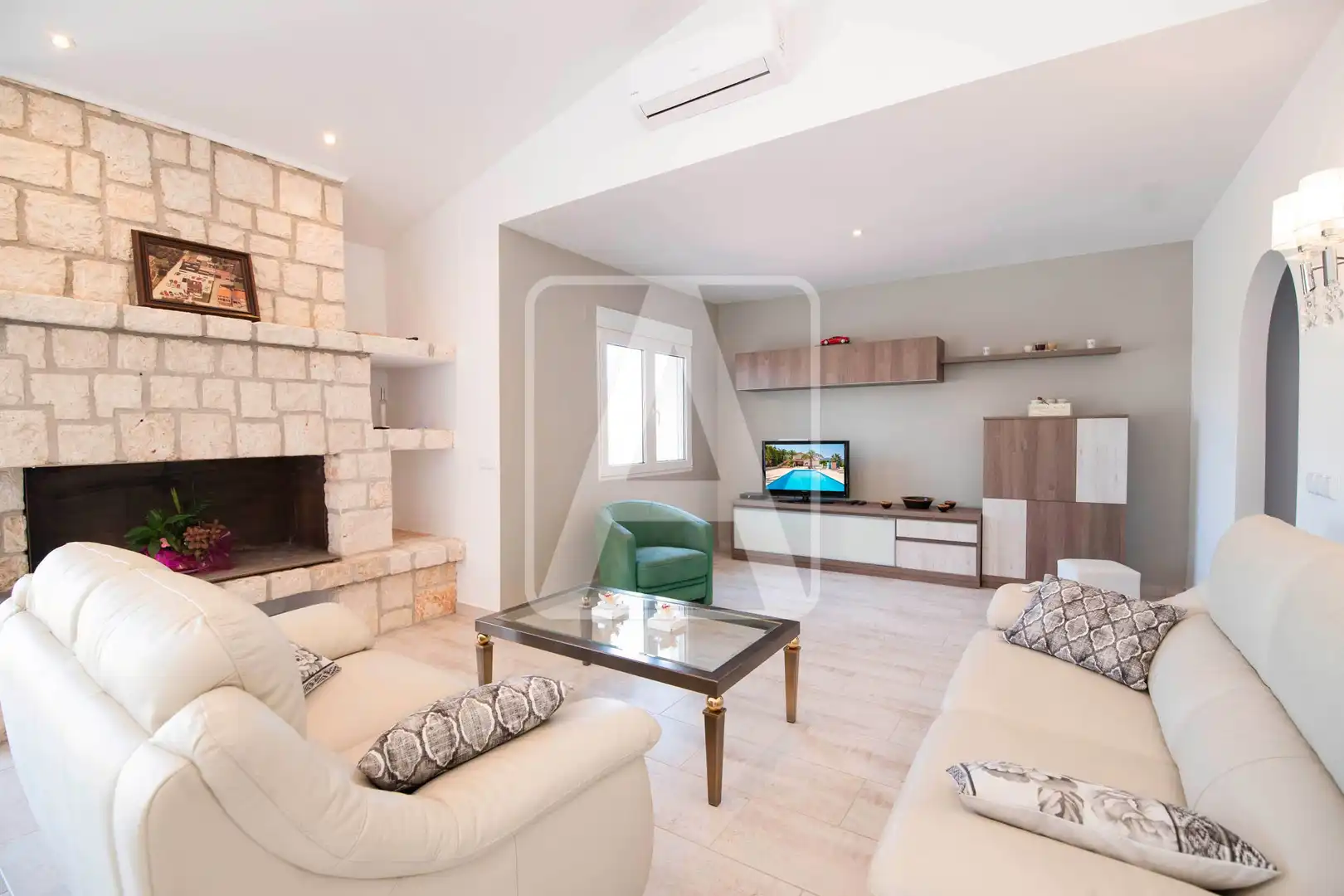 Sala d'estar de Casa o xalet en venda en Calpe / Calp amb Aire condicionat, Calefacció i Jardí privat