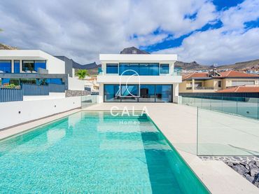Casa con balcón en venta en El Sauce