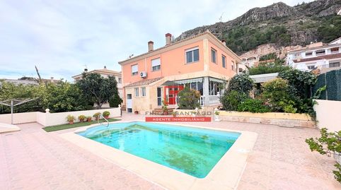 Chalet con piscina en Urbanización Bona Vista
