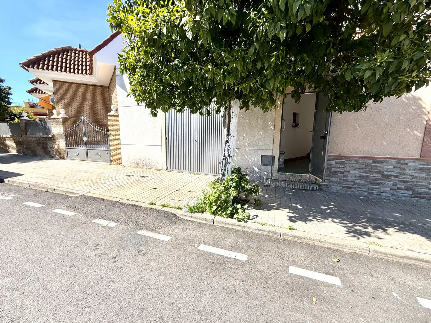 Vista exterior de Casa o xalet en venda en Mairena del Aljarafe