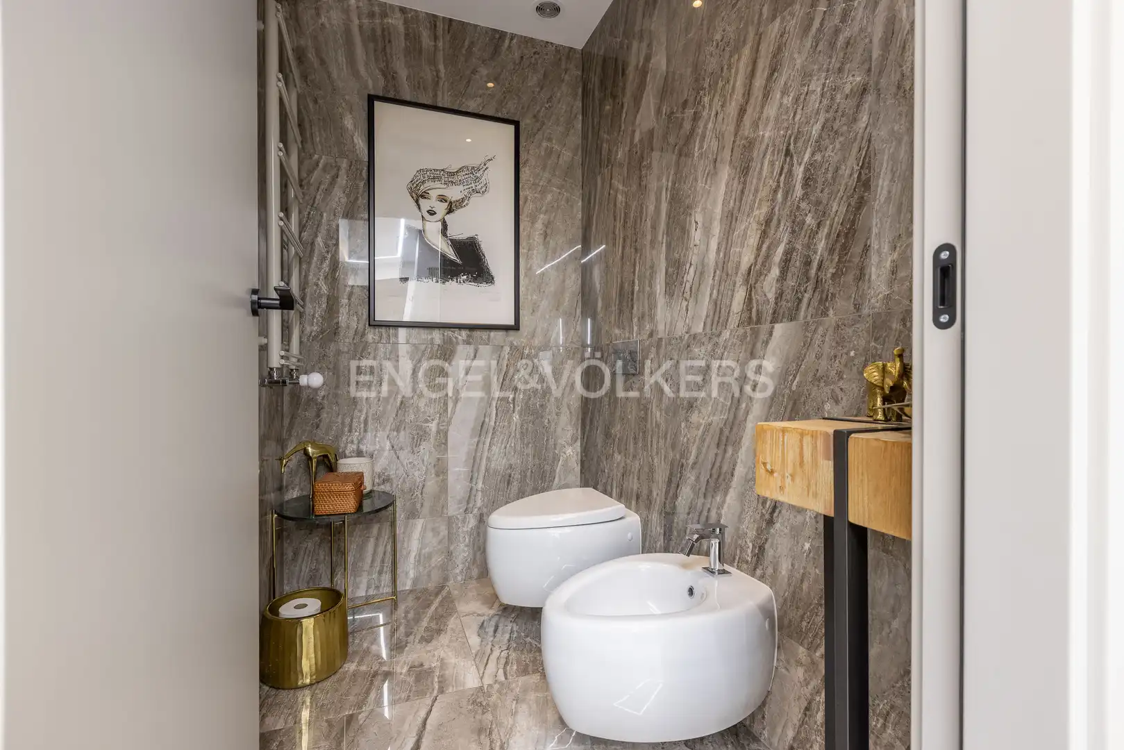 Bathroom of Flat for sale in Sevilla  with Air Conditioner, Heating and Terrace