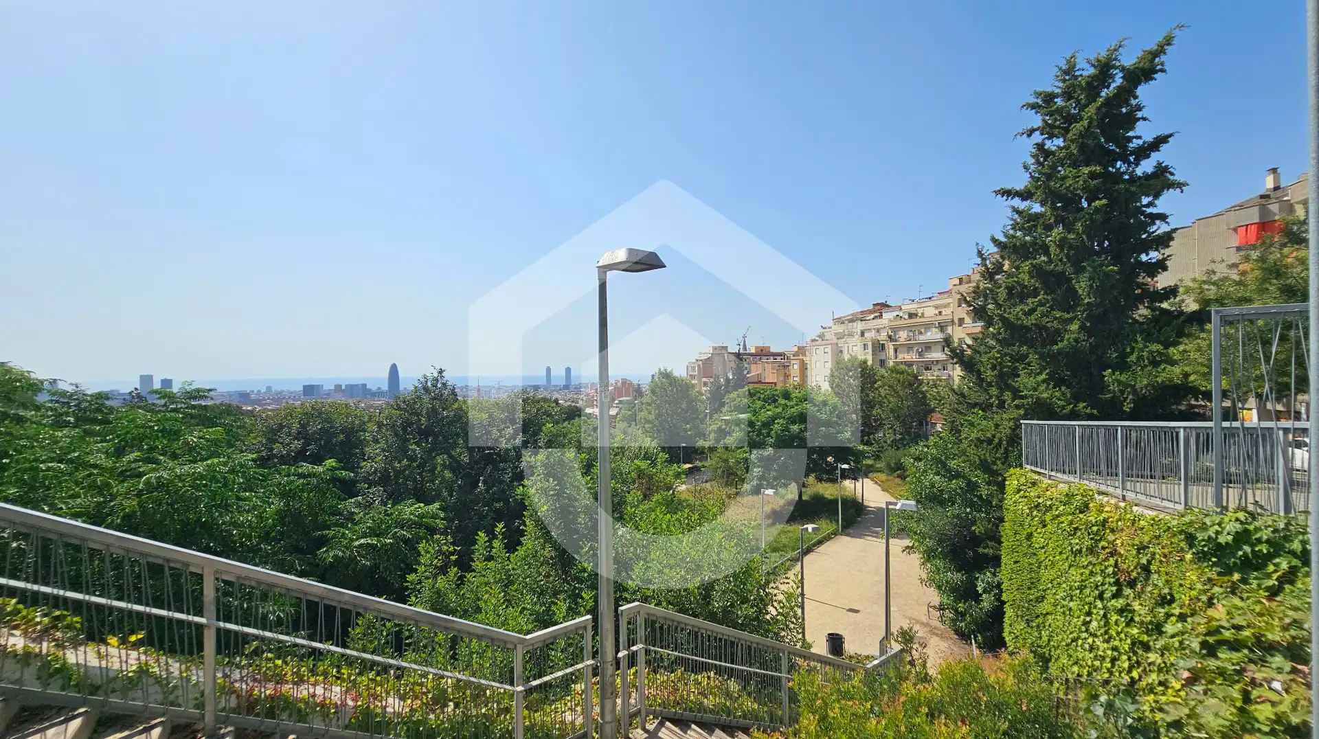 Vista exterior de Piso en venta en Barcelona
