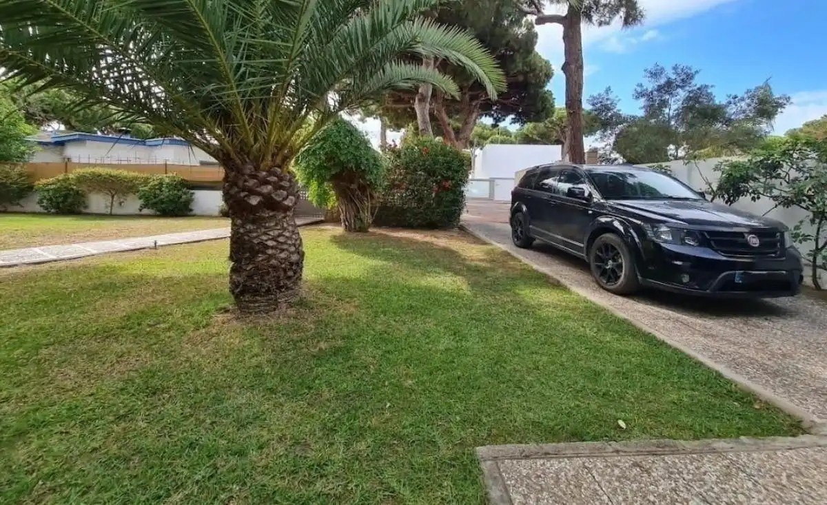 Aparcament de Casa o xalet en venda en Rota