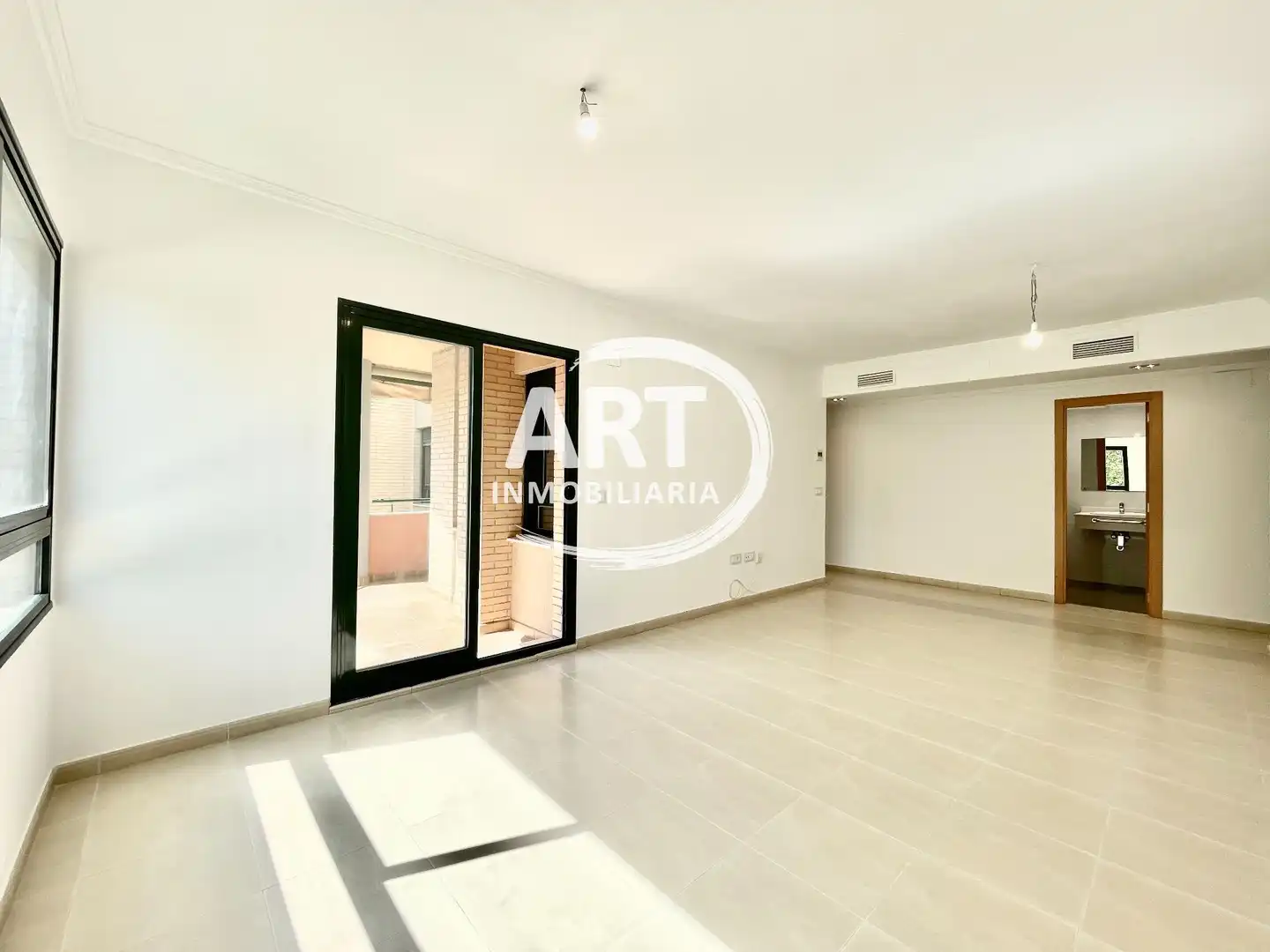 Living room of Flat for sale in La Pobla de Vallbona  with Air Conditioner, Heating and Terrace