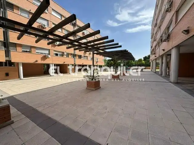 Terrassa de Pis de lloguer en Getafe amb Parquet, Piscina i Moblat