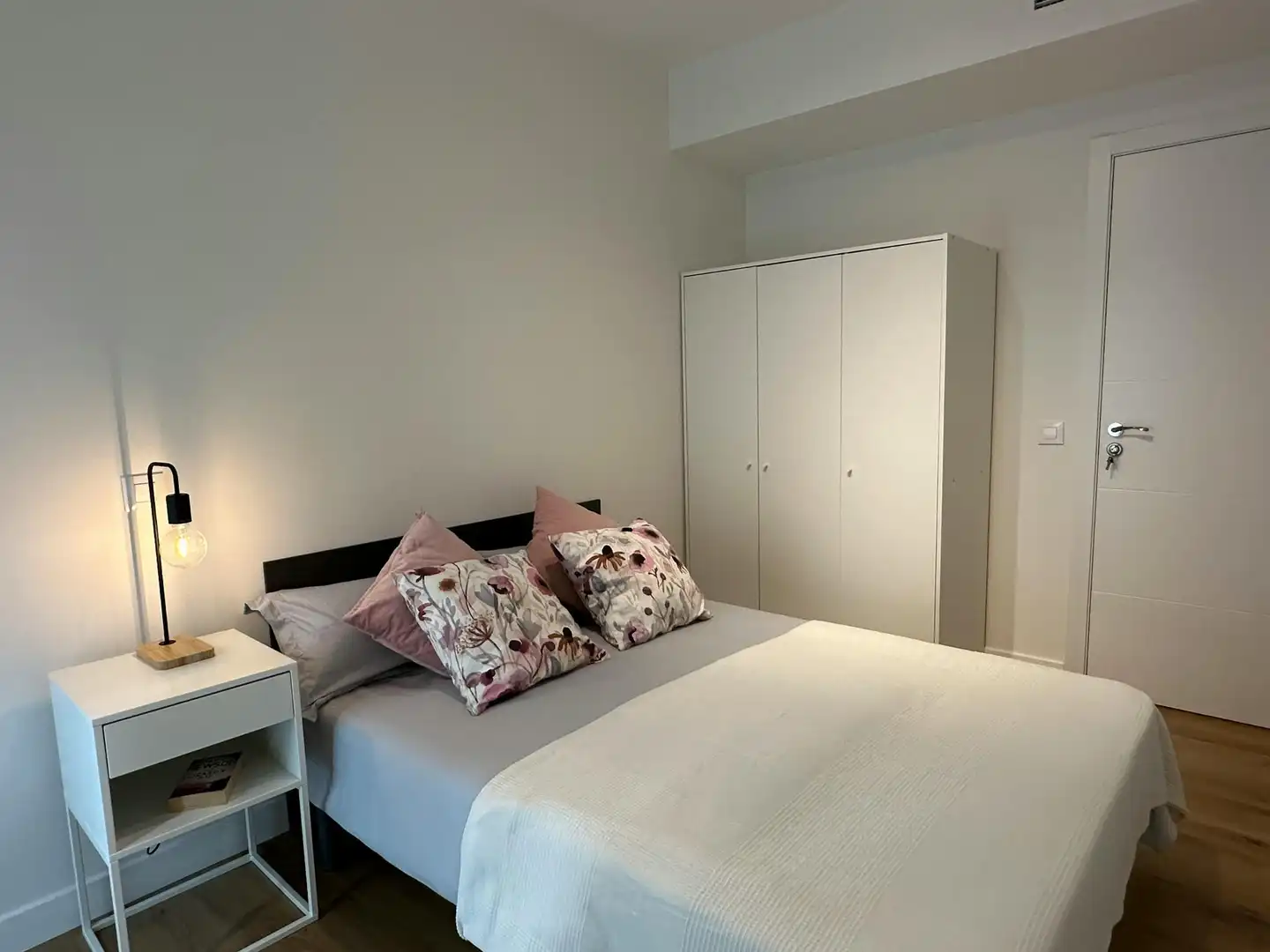 Schlafzimmer von Wohnung zur Miete in Madrid mit Heizung, Möbliert und Waschmaschine