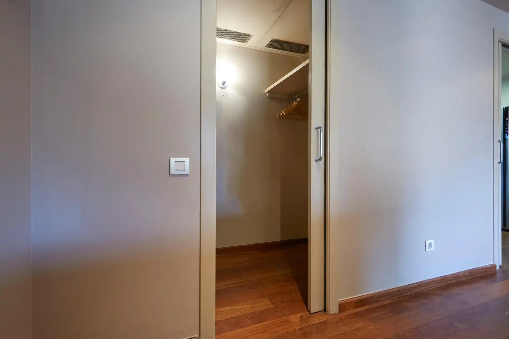 Wohnung zur Miete in Barcelona mit Klimaanlage, Terrasse und Abstellraum