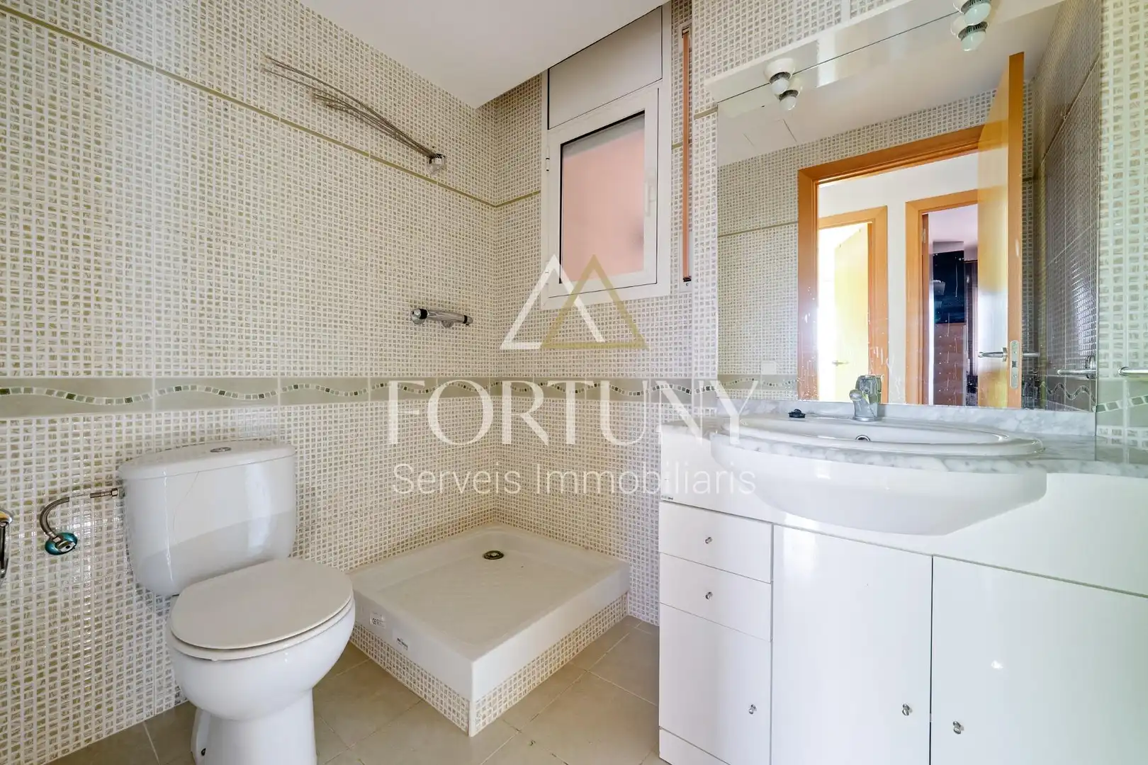 Badezimmer von Wohnung zum Verkauf in Alforja mit Terrasse