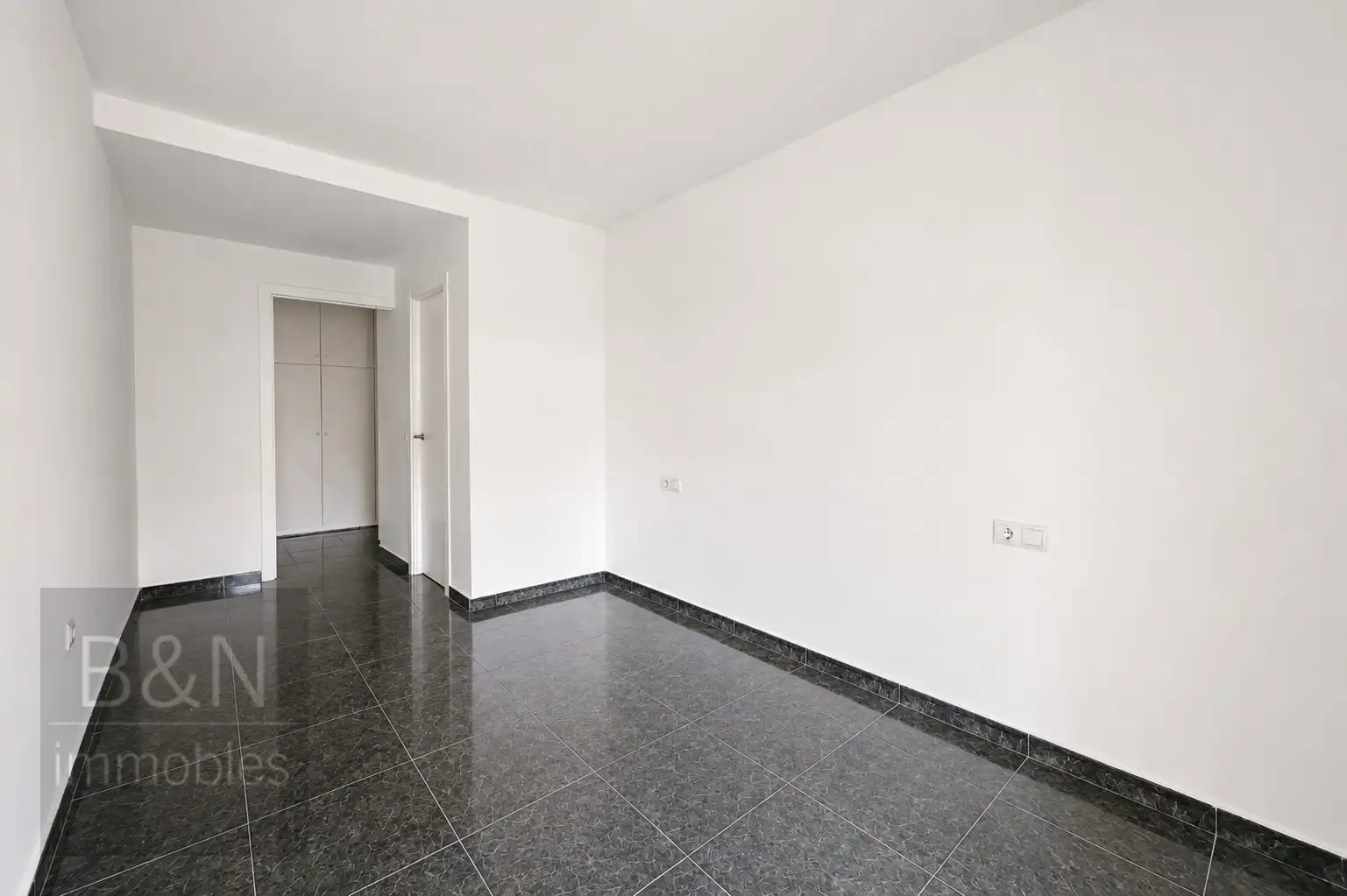 Piso en venta en Terrassa con Balcón