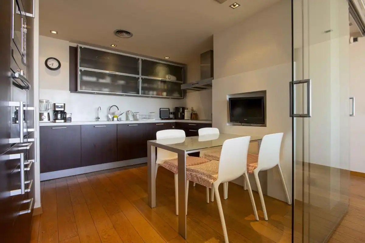 Cocina de Piso en venta en Barcelona con Aire acondicionado, Calefacción y Jardín privado