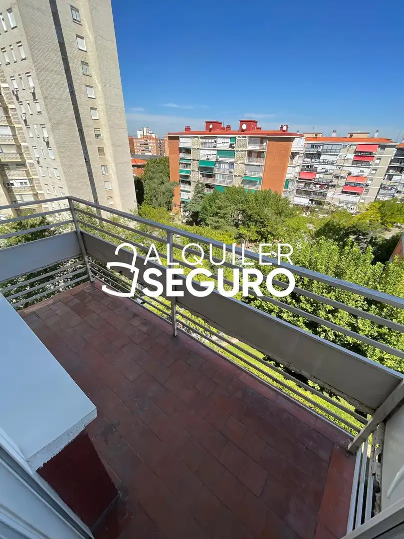Terrassa de Pis de lloguer en Madrid amb Calefacció, Terrassa i Moblat