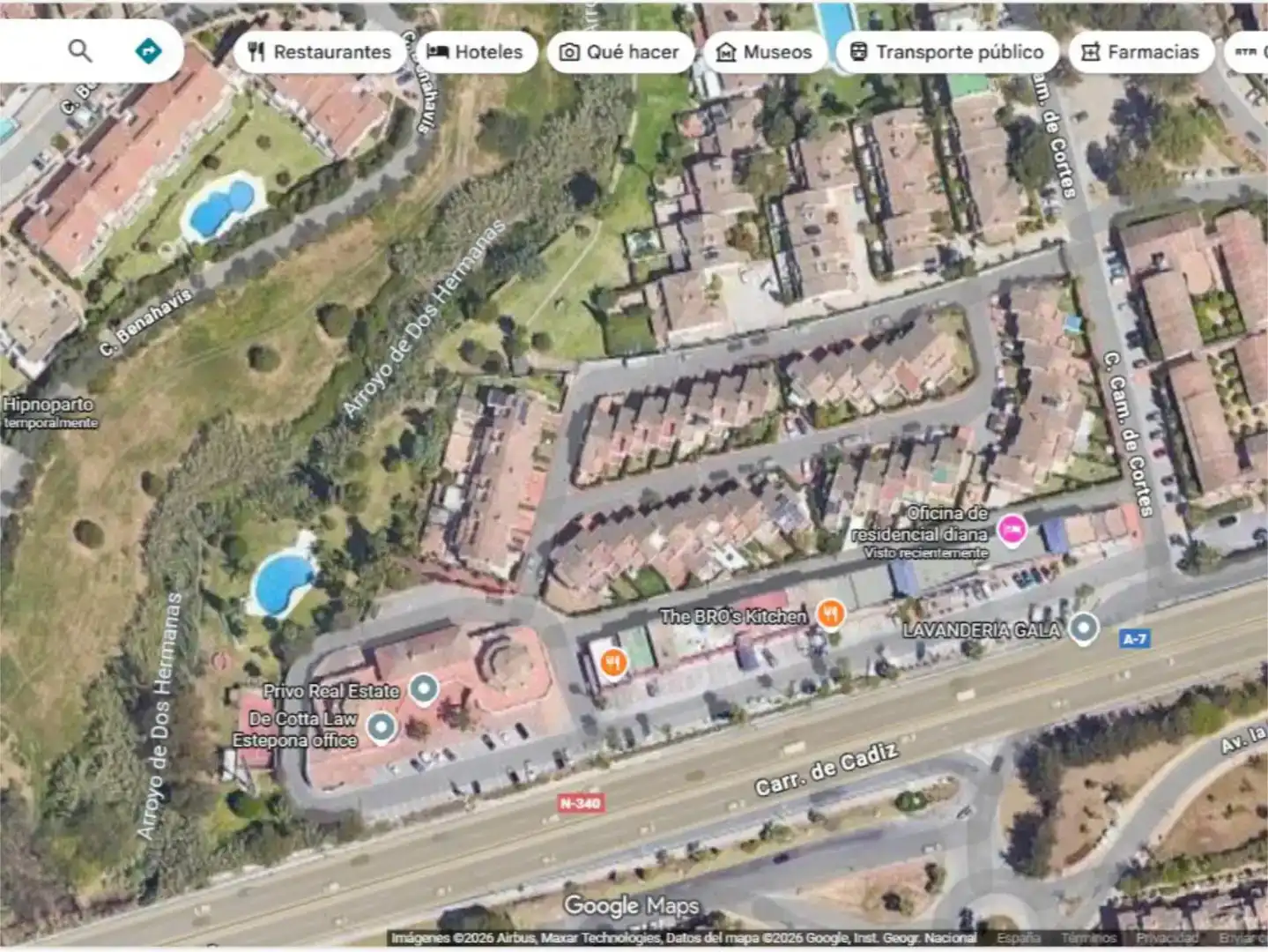 Vista exterior de Pis en venda en Estepona amb Aire condicionat, Piscina i Balcó