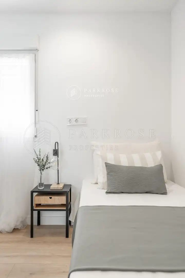 Bedroom of Flat for sale in Madrid  with Air Conditioner, Heating and Terrace