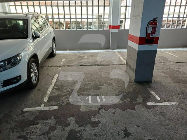 Garaje en Alquiler en de Badal en La Bordeta