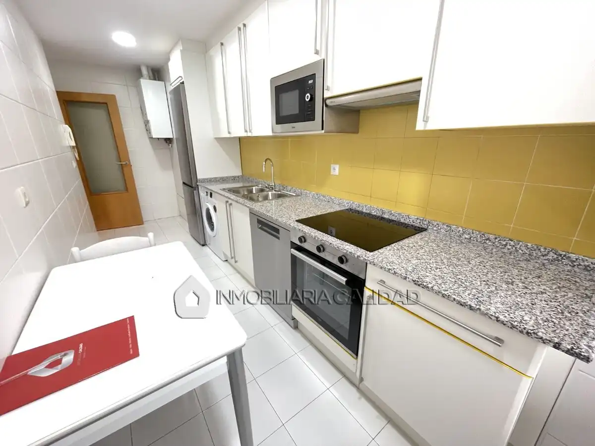 Kitchen of Flat for rent in Burgos  with Heating, Furnished and Pets allowed