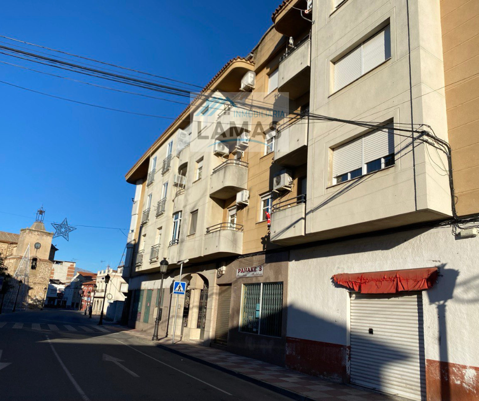 Vista exterior de Pis en venda en Talayuela amb Aire condicionat, Calefacció i Moblat