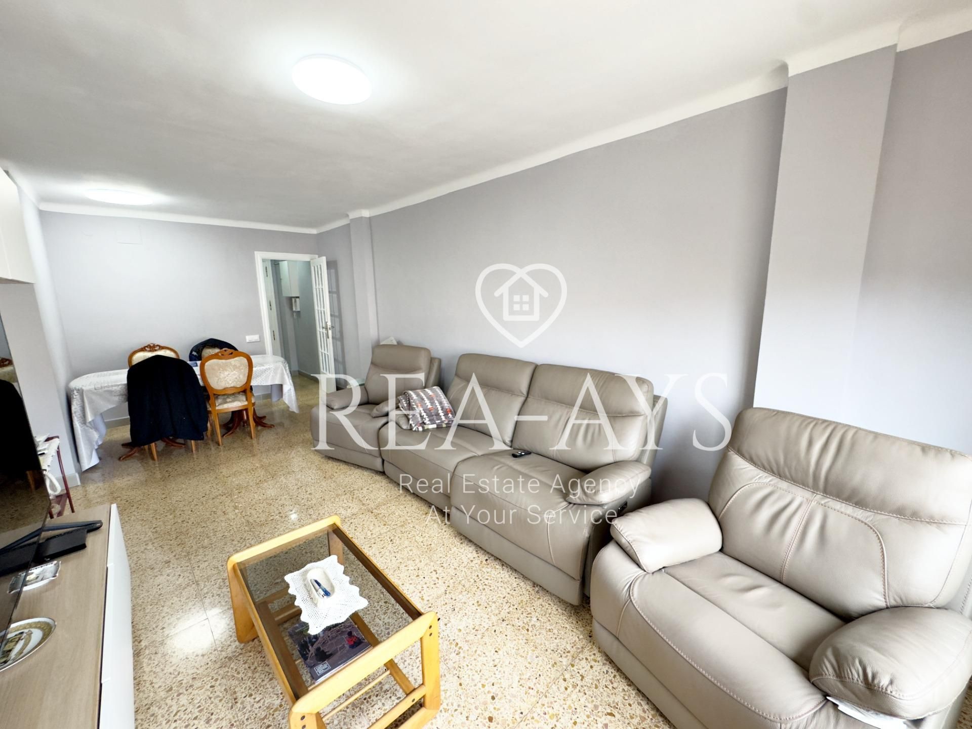 Exterior view of Flat for sale in Cornellà de Llobregat  with Air Conditioner, Heating and Terrace