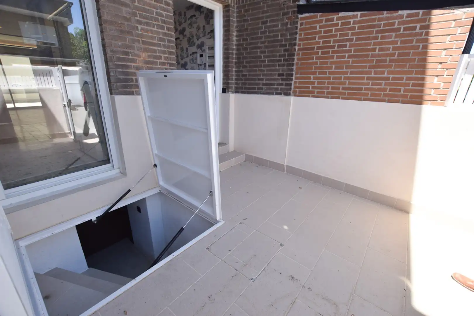 Balcony of Detached homes for sale in Pozuelo de Alarcón  with Air Conditioner, Heating and Private garden