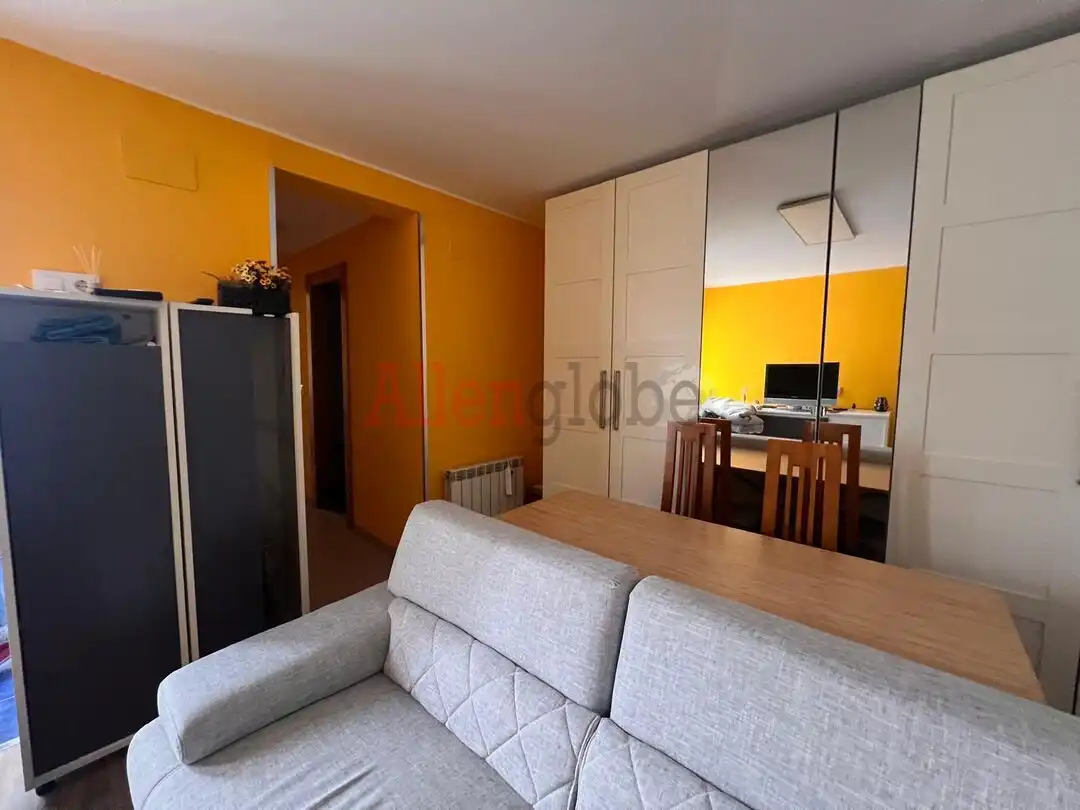 Sala de estar de Apartamento en venta en Oviedo  con Calefacción