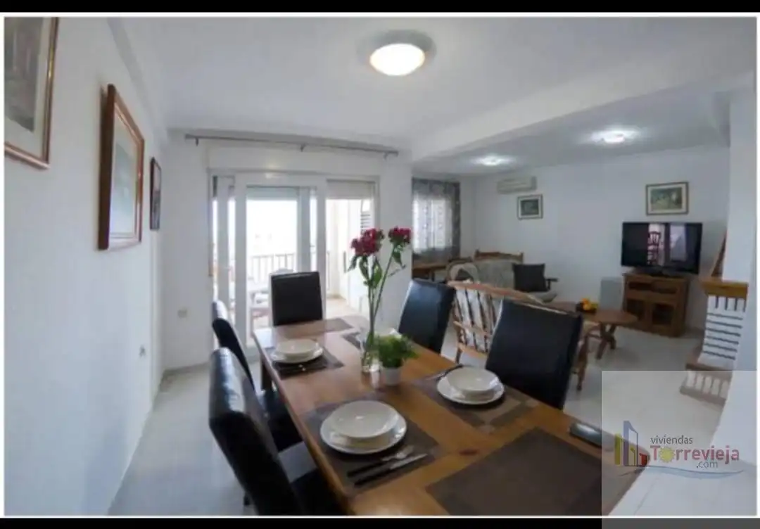 Comedor de Ático en venta en Torrevieja con Aire acondicionado, Terraza y Piscina comunitaria