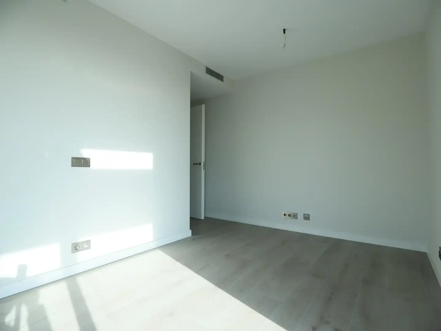 Habitación de Ático en venta en Esplugues de Llobregat con Aire acondicionado, Calefacción y Jardín privado