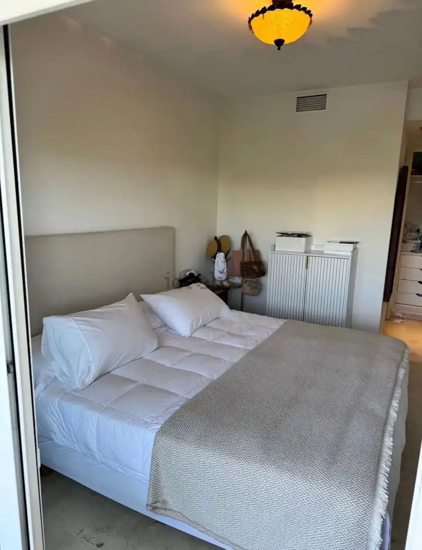 Dormitori de Pis de lloguer en Marbella amb Aire condicionat, Calefacció i Terrassa