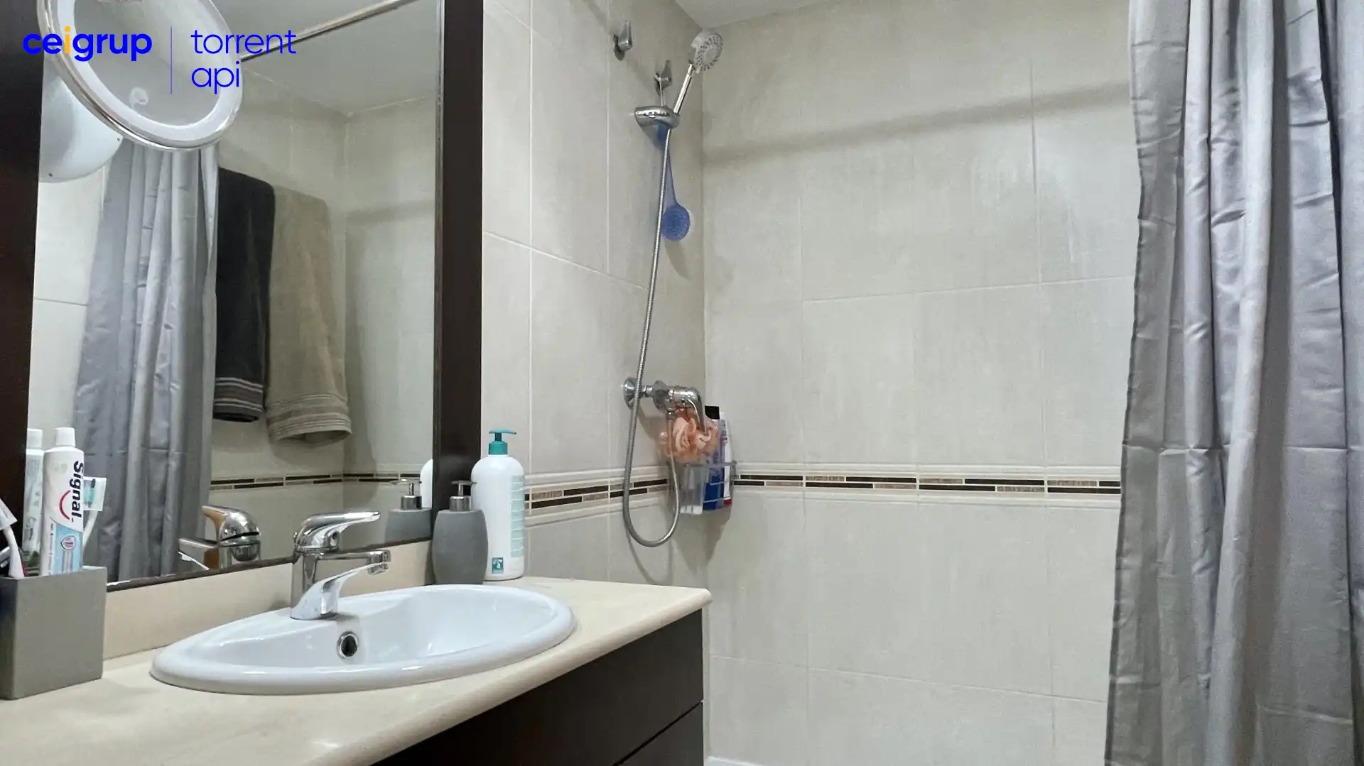Badezimmer von Einfamilien-Reihenhaus zum Verkauf in Pals mit Klimaanlage, Terrasse und Schwimmbad
