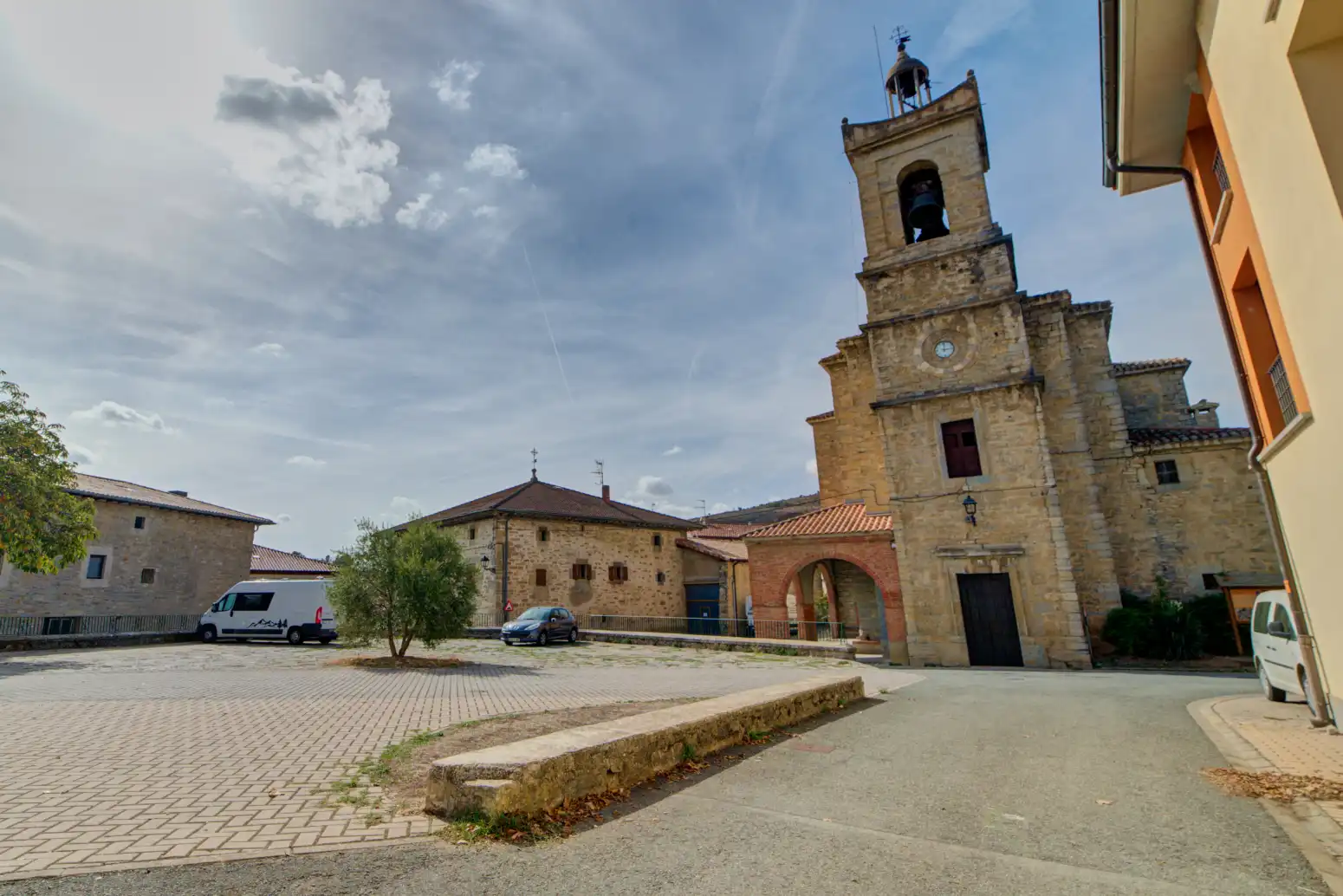 Vista exterior de Edificio en venta en Cendea de Olza / Oltza Zendea