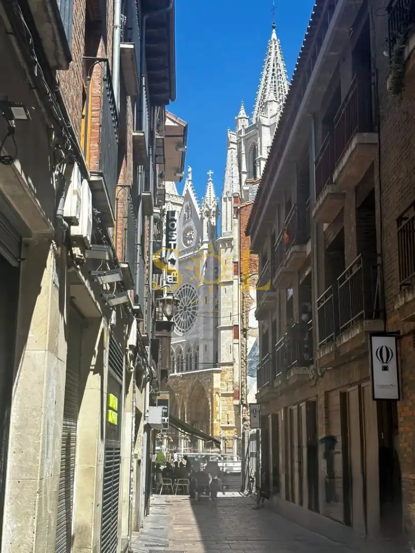 Exterior view of Flat for sale in León Capital   with Heating, Furnished and Oven