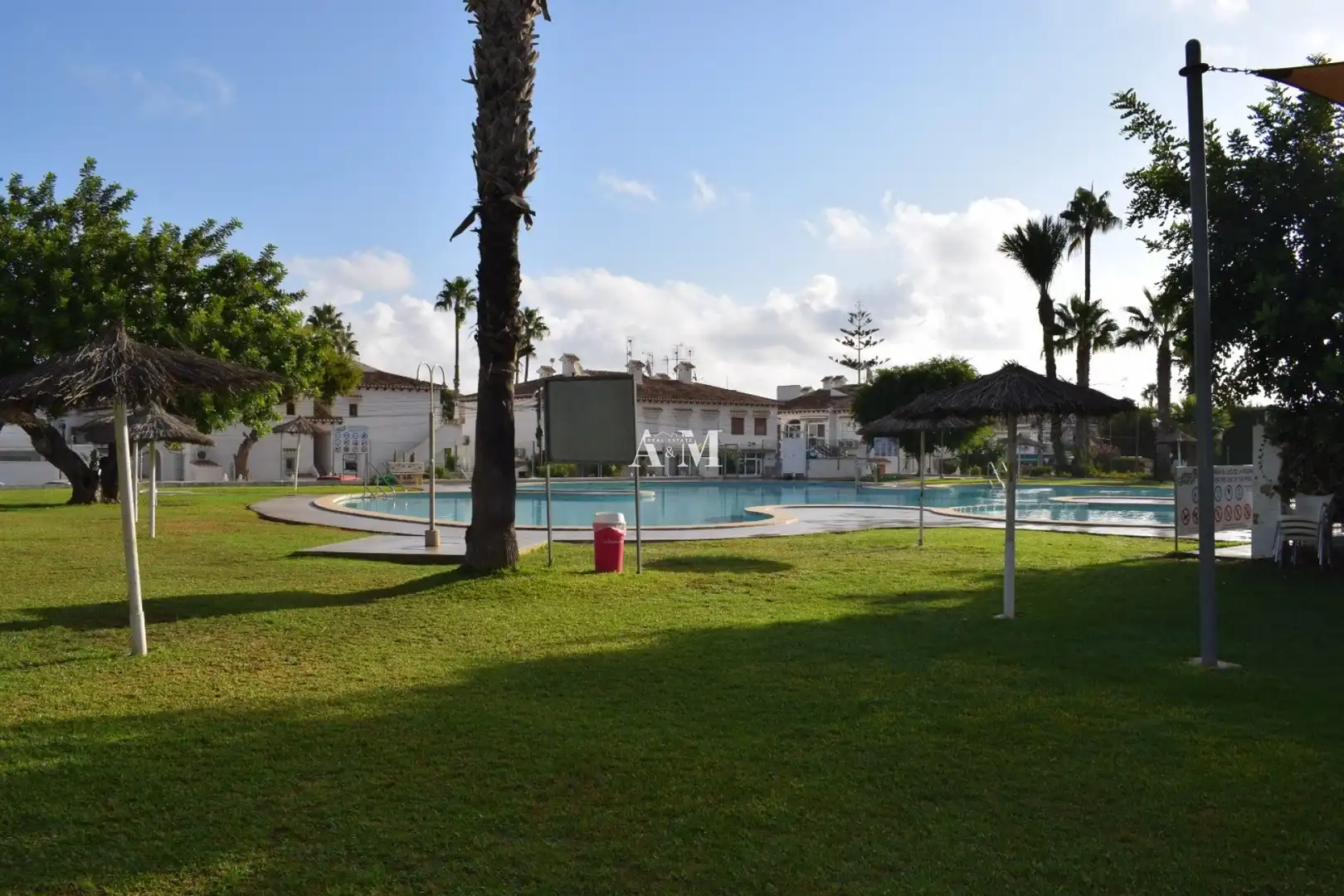 Piscina de Planta baja de alquiler en Torrevieja con Aire acondicionado, Calefacción y Terraza