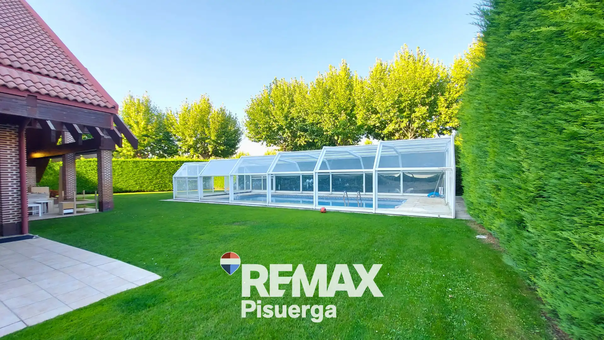 Piscina de Casa o xalet en venda en Boecillo amb Aire condicionat, Calefacció i Jardí privat