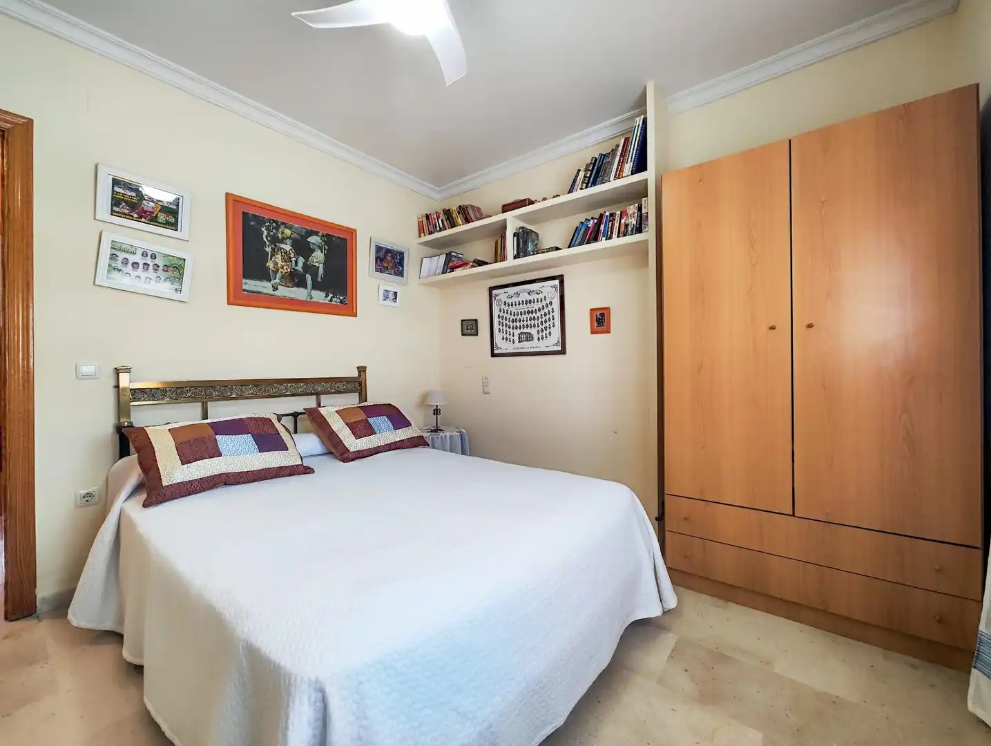 Dormitori de Casa o xalet en venda en Argamasilla de Calatrava amb Aire condicionat, Calefacció i Moblat