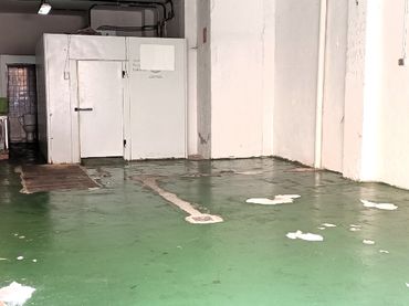 Locale commerciale in vendita a Carrer Vint-I-Sis